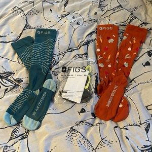 Women’s Figs Compression Socks and Mask Bundle